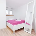Lara * Zára