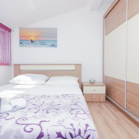 Lara Apartman Zára